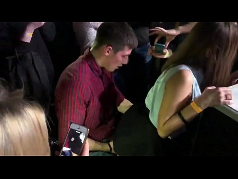 ❤️ Sess reali f'nightclub Russu. Tfajla Russa ta’ 18-il sena fl-anus u l-vaġina fucked f’nightclub ️  Sess f'mt.josporn-com.ru ❌